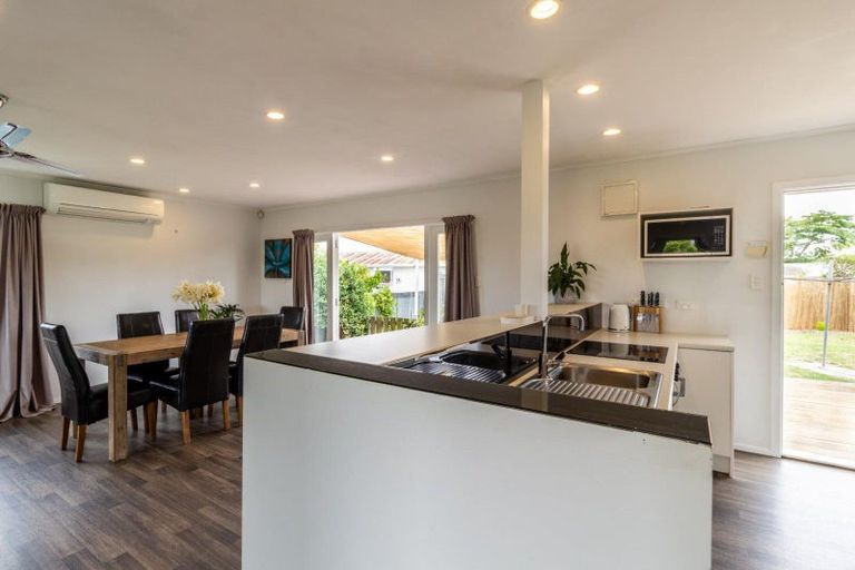 Photo of property in 303 Lumsden Road, Akina, Hastings, 4122