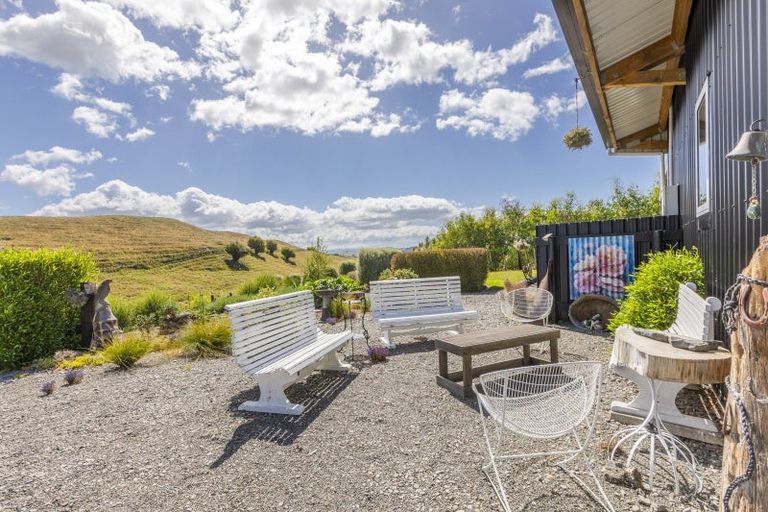 Photo of property in 22 Highlands Drive, Waipawa, 4277