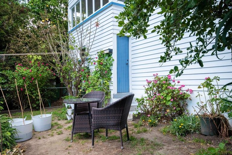 Photo of property in 8 Hadfield Terrace, Bluff Hill, Napier, 4110