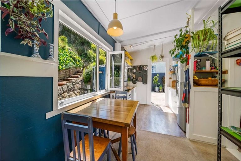 Photo of property in 17 Adderley Terrace, Ravensbourne, Dunedin, 9022