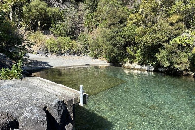 Photo of property in 3 Whakamoenga Point, Acacia Bay, Taupo, 3385