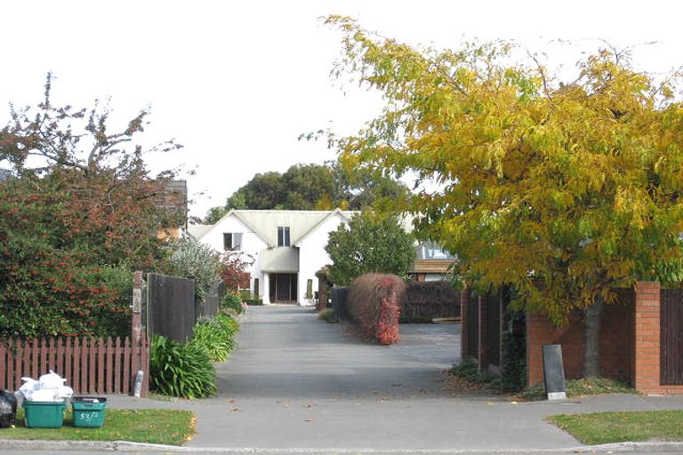 Photo of property in 51 Memorial Avenue, Ilam, Christchurch, 8053