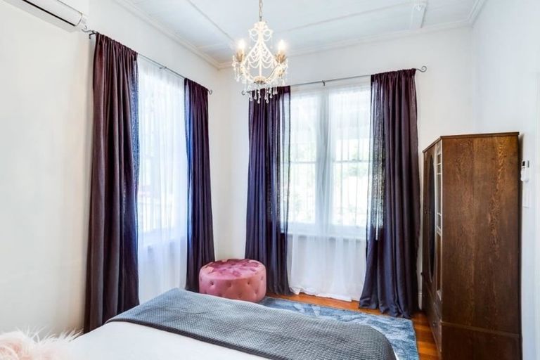 Photo of property in 107 Shakespeare Road, Bluff Hill, Napier, 4110