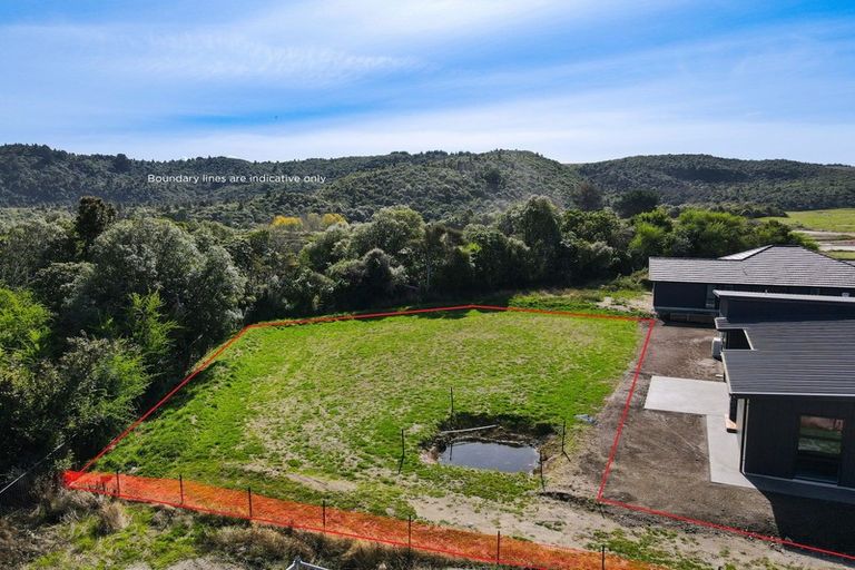 Photo of property in 35 Okaia Drive, Kinloch, Taupo, 3377