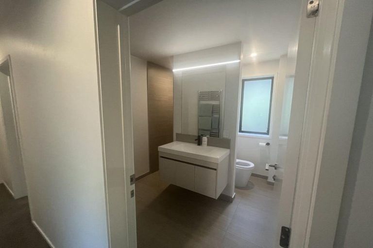 Photo of property in 42 Gilbert Street, New Plymouth, 4310