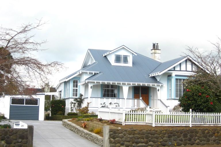 Photo of property in 21 Barrett Street, Westown, New Plymouth, 4310
