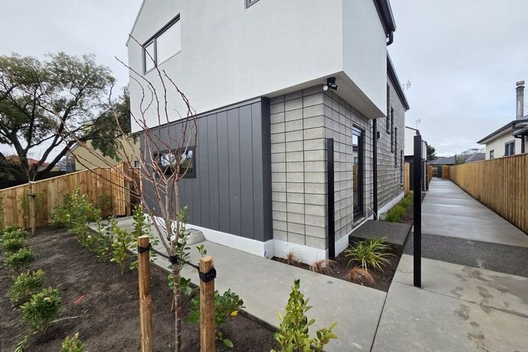 Photo of property in 1/174 Olliviers Road, Phillipstown, Christchurch, 8011