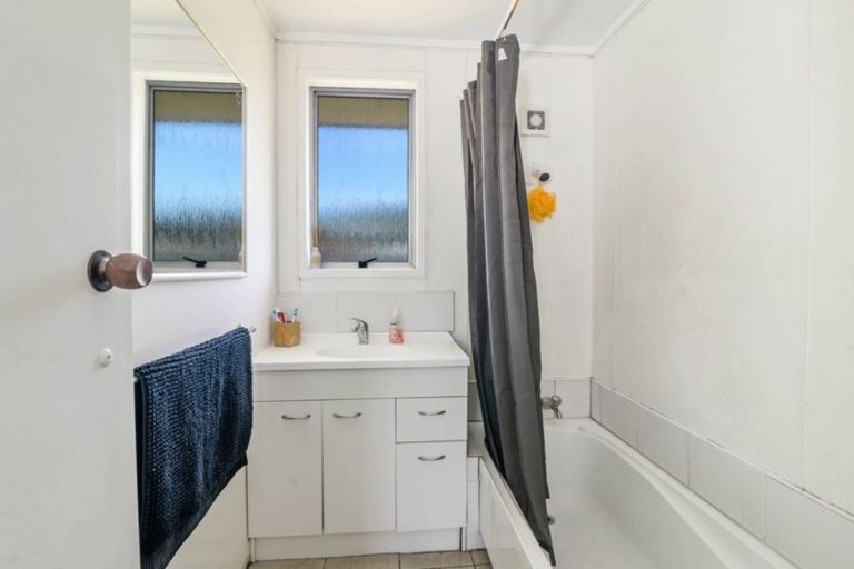 Photo of property in 8 Luke Place, Fairy Springs, Rotorua, 3015