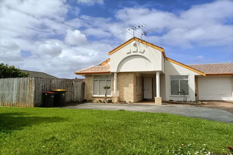 Photo of property in 41 Fernbrook Close, Burswood, Auckland, 2013