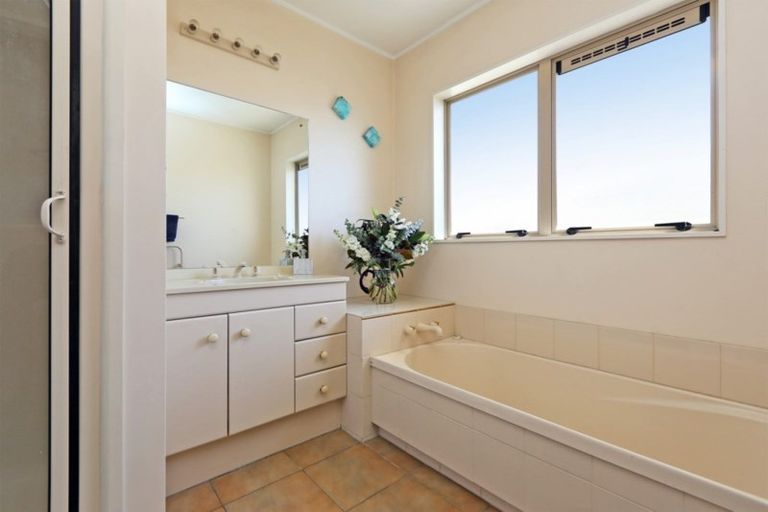 Photo of property in 121 Auckland Road, Greenmeadows, Napier, 4112