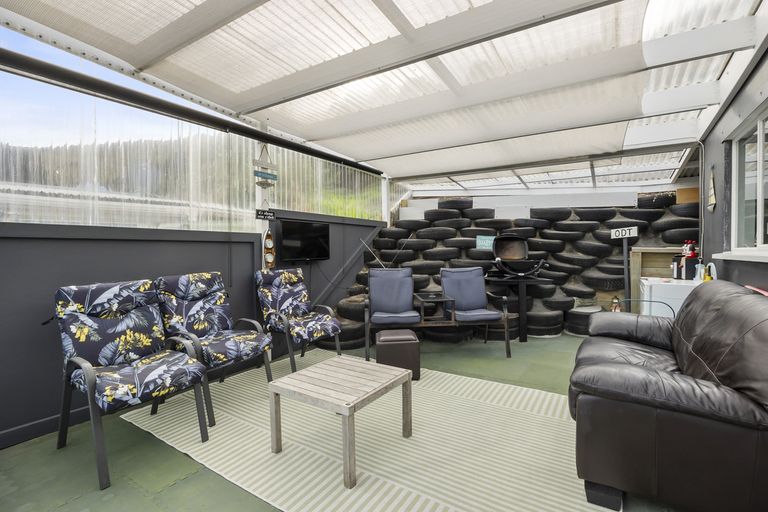 Photo of property in 940 Harington Point Road, Harington Point, Dunedin, 9077