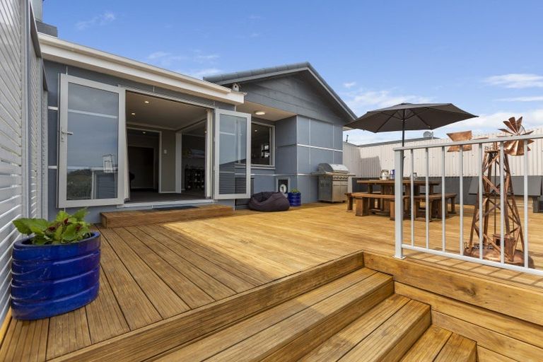 Photo of property in 17 Tainui Street, Welbourn, New Plymouth, 4312