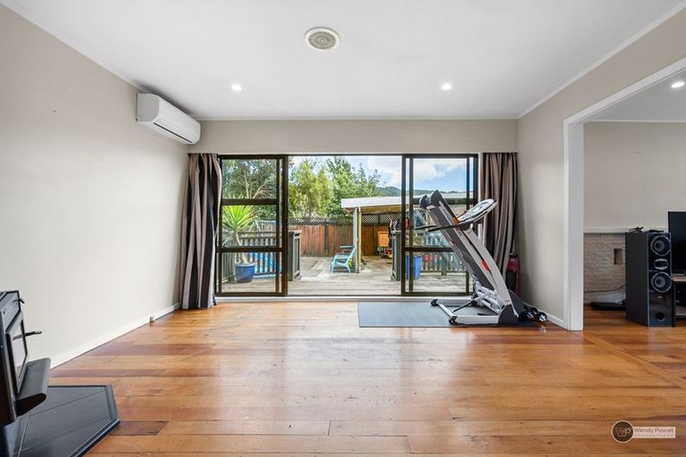 Photo of property in 32 Coast Road, Wainuiomata, Lower Hutt, 5014