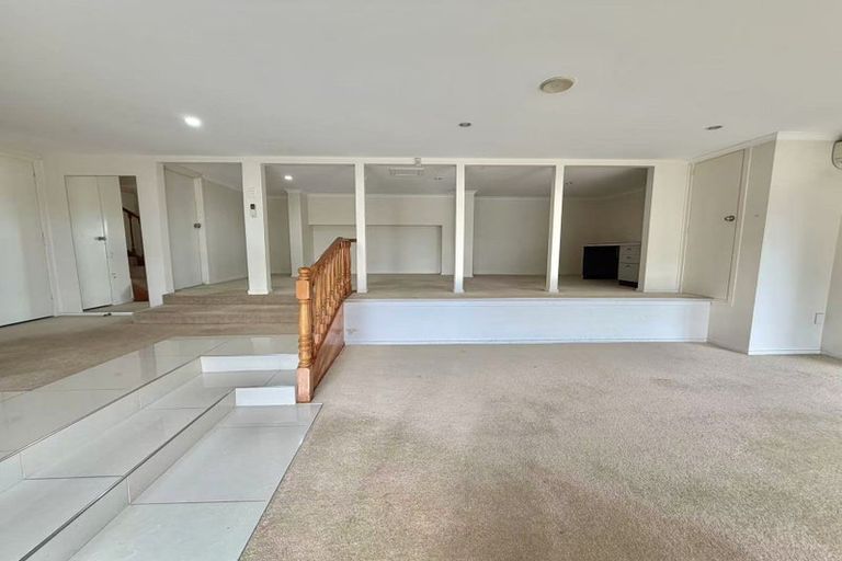 Photo of property in 121 Redoubt Road, Goodwood Heights, Auckland, 2105