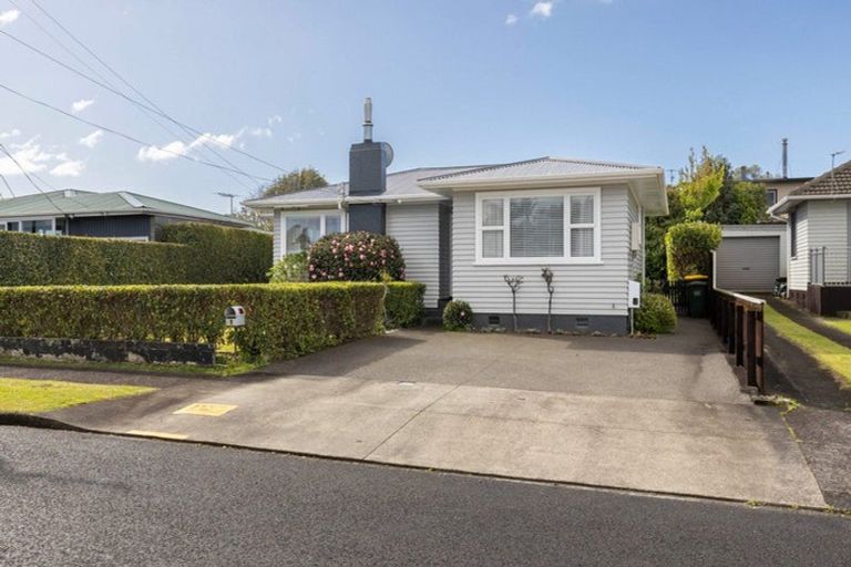 Photo of property in 9 Trafalgar Street, Westown, New Plymouth, 4310