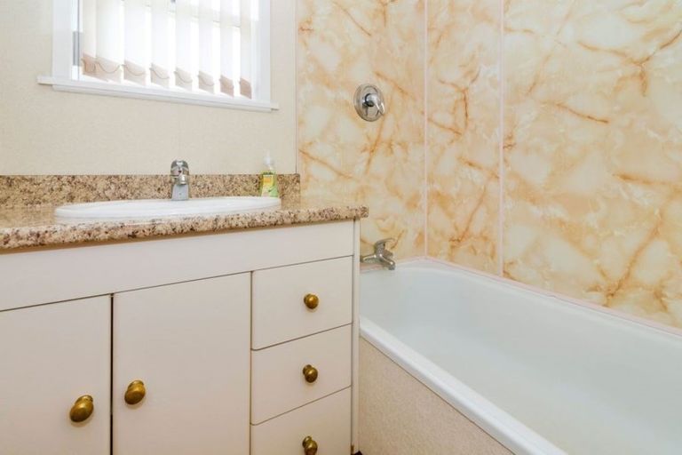Photo of property in 9 Winiata Terrace, Papakura, 2110