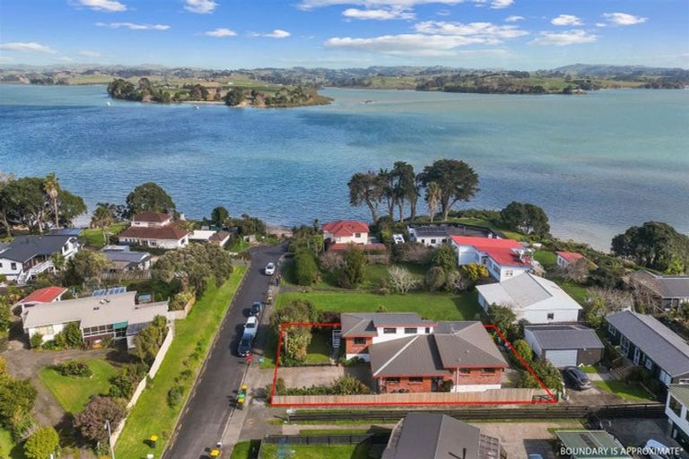 Photo of property in 4 Channel View Road, Clarks Beach, Pukekohe, 2679
