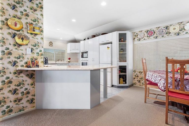 Photo of property in 118 Hillcrest Road, Whakatane, 3120