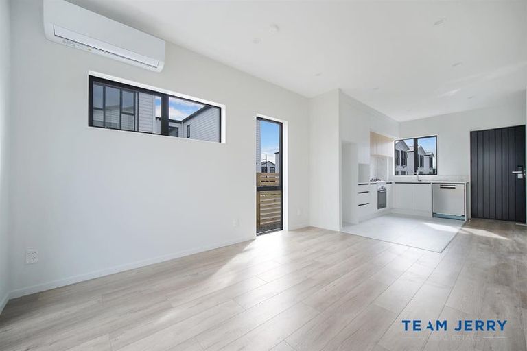 Photo of property in 3 Te Kaapia Road, Papakura, 2110