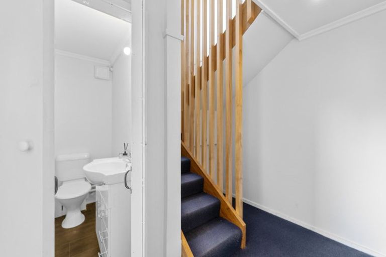 Photo of property in 19 Shandon Street, Roseneath, Port Chalmers, 9023