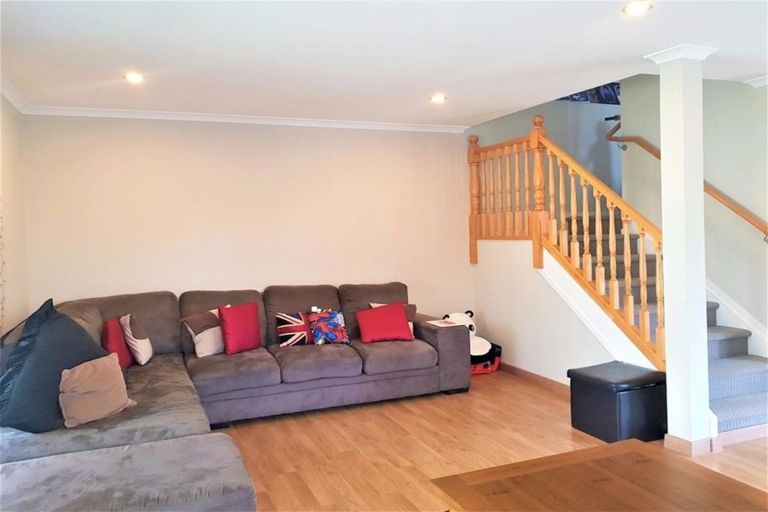 Photo of property in 16 Tavua Lane, Ranui, Auckland, 0612