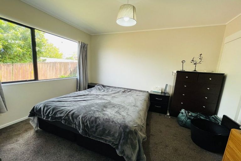 Photo of property in 10a Elizabeth Drive, West Harbour, Auckland, 0618