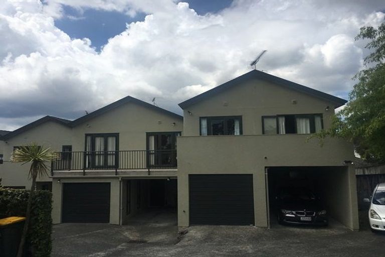 Photo of property in 9/3 Orwell Road, Greenhithe, Auckland, 0632