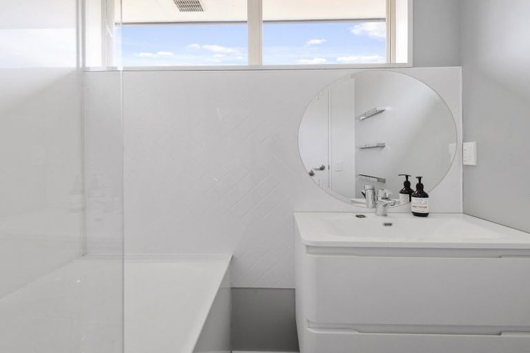 Photo of property in 83a Wilsons Road, Saint Martins, Christchurch, 8022