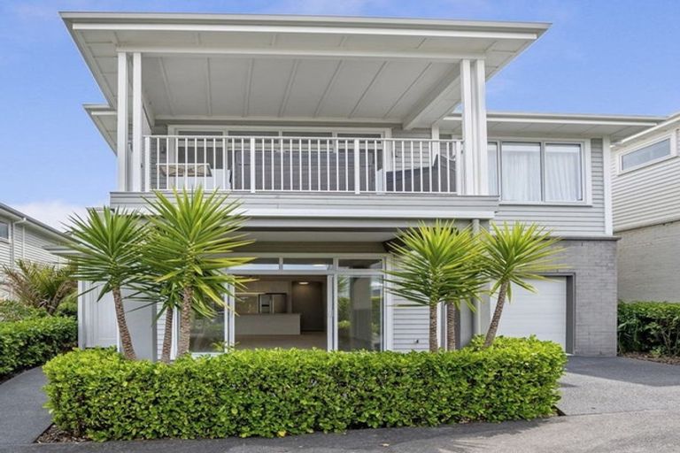 Photo of property in 16 Plantation Terrace, Orewa, 0931