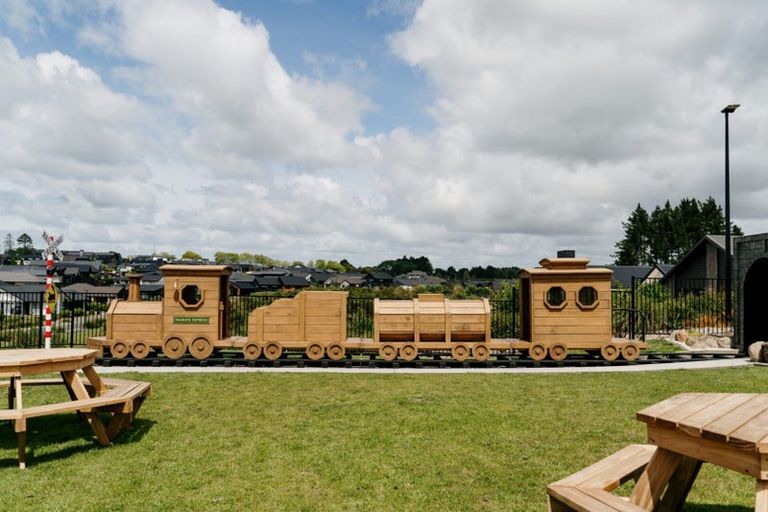 Photo of property in 20 Arohaina Avenue, Karaka, 2124