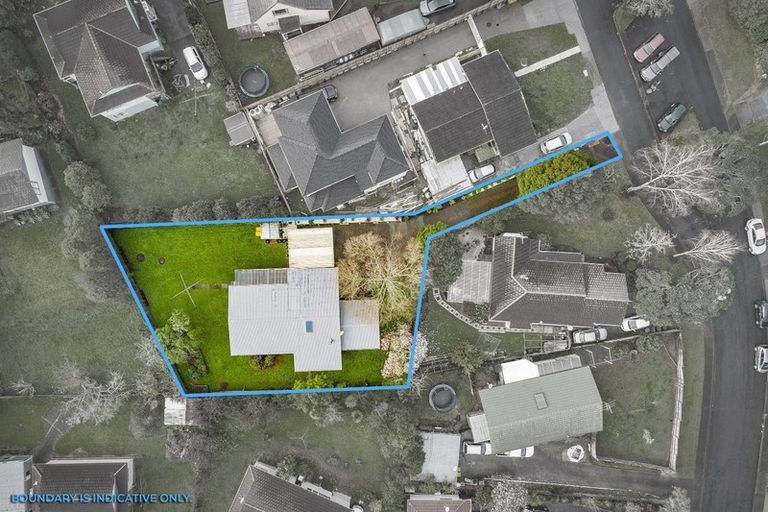 Photo of property in 12 Peterhouse Place, West Harbour, Auckland, 0618