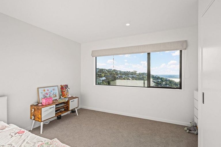 Photo of property in 13 Saint Remy Lane, Redcliffs, Christchurch, 8081