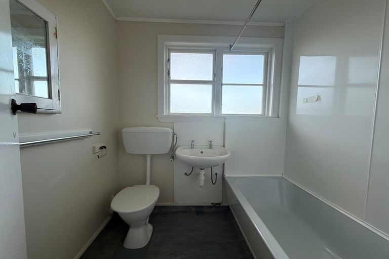 Photo of property in 5 Hooker Avenue, Bryndwr, Christchurch, 8053