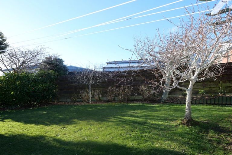 Photo of property in 115 Gloaming Hill, Titahi Bay, Porirua, 5022