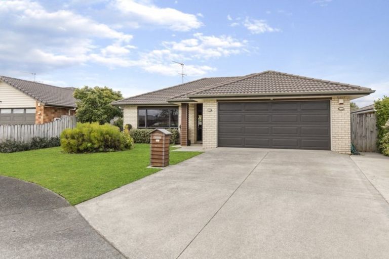 Photo of property in 15 Wroxton Place, Waiuku, 2123