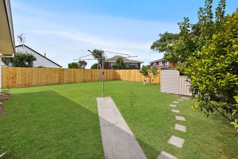 Photo of property in 2/39 Rapallo Place, Farm Cove, Auckland, 2012