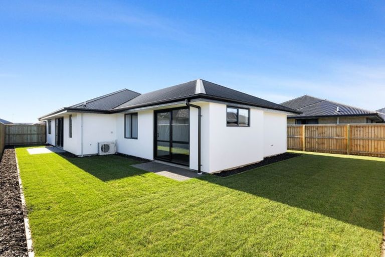 Photo of property in 14 Harry Manship Crescent, Halswell, Christchurch, 8025
