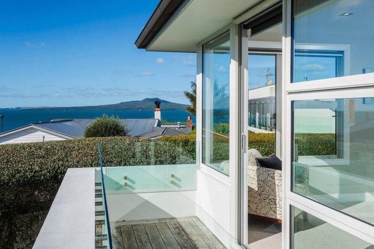 Photo of property in 223a Hurstmere Road, Takapuna, Auckland, 0622