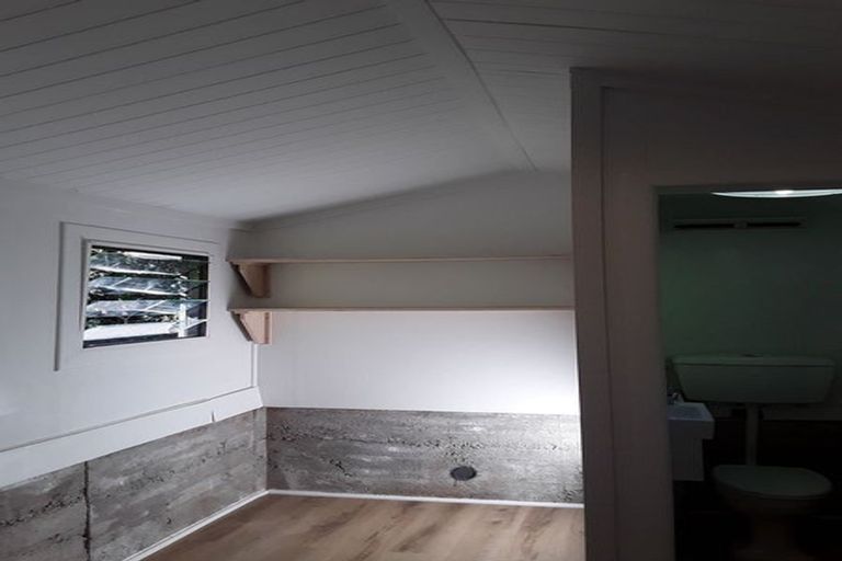 Photo of property in 1/22 Neptune Avenue, Beach Haven, Auckland, 0626