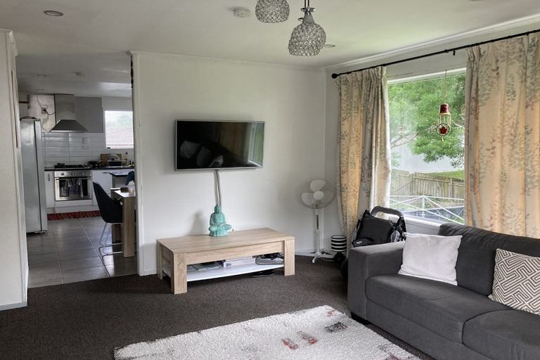 Photo of property in 35 Zita Maria Drive, Massey, Auckland, 0614