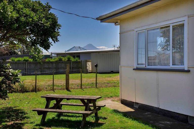 Photo of property in 35 Mawhitiwhiti Road, Normanby, Hawera, 4614