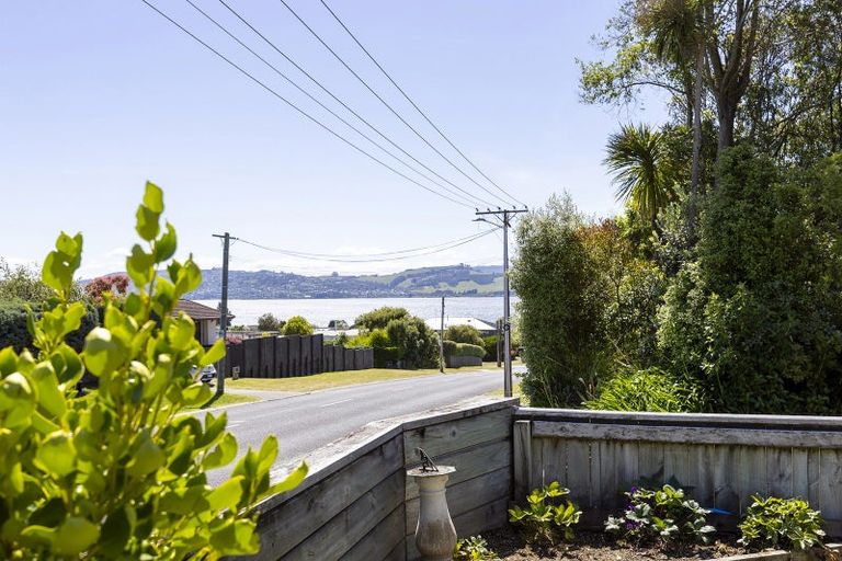 Photo of property in 2/30 Ingle Avenue, Waipahihi, Taupo, 3330