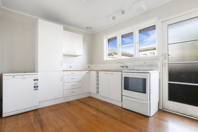 Photo of property in 1/31 Raines Avenue, Forrest Hill, Auckland, 0620