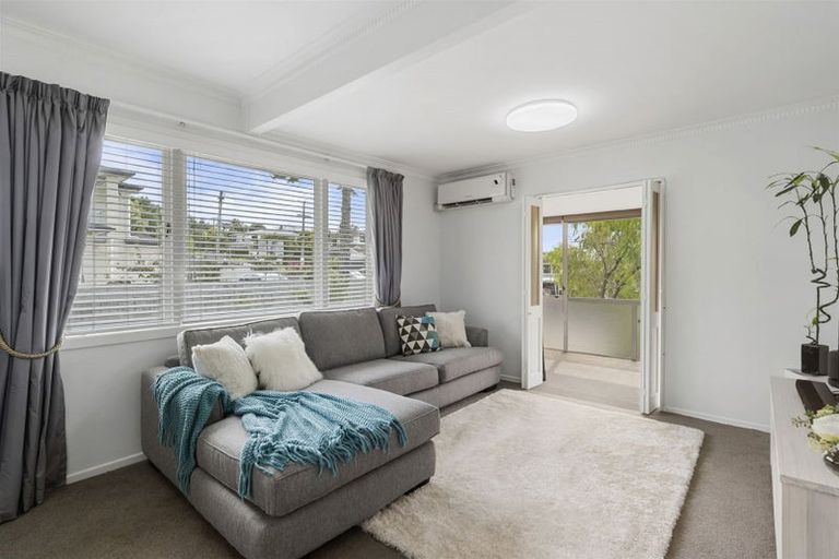 Photo of property in 1/28 Hart Road, Hauraki, Auckland, 0622