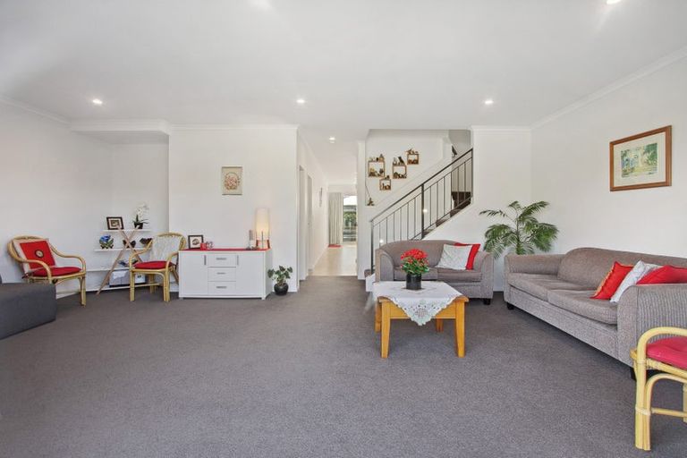 Photo of property in 7 Briddock Way, Swanson, Auckland, 0614