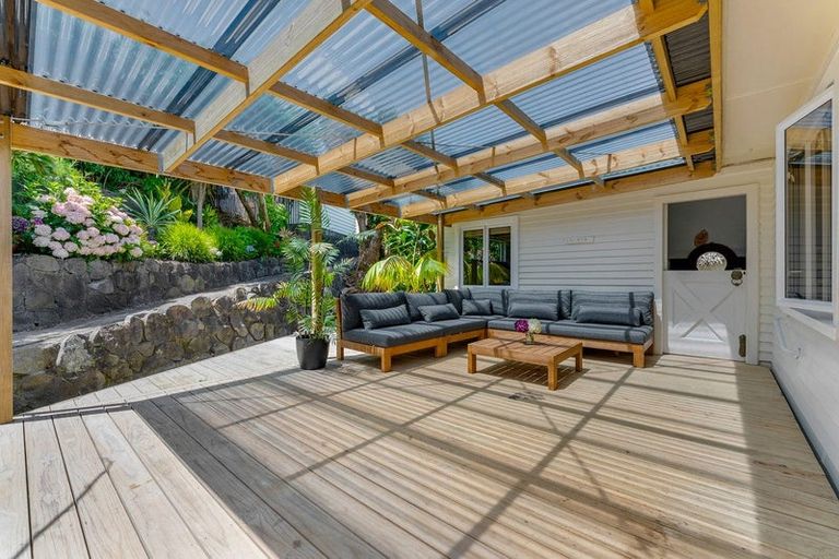 Photo of property in 13 Mount View Place, Spotswood, New Plymouth, 4310