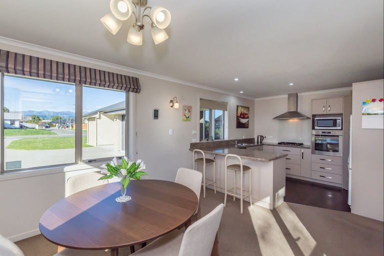 Photo of property in 29 Barry Curtis Place, Levin, 5510