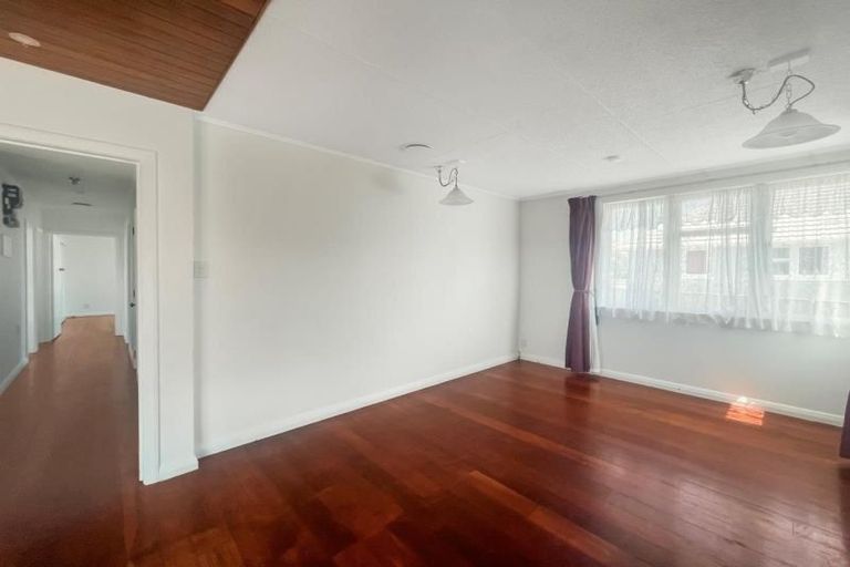 Photo of property in 30 Douglas Crescent, Fairfield, Hamilton, 3214