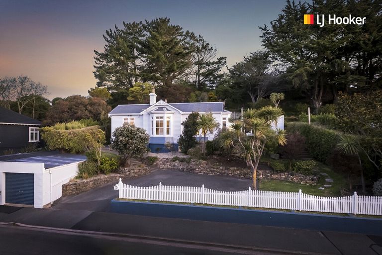 Photo of property in 151 Victoria Road, Saint Clair, Dunedin, 9012