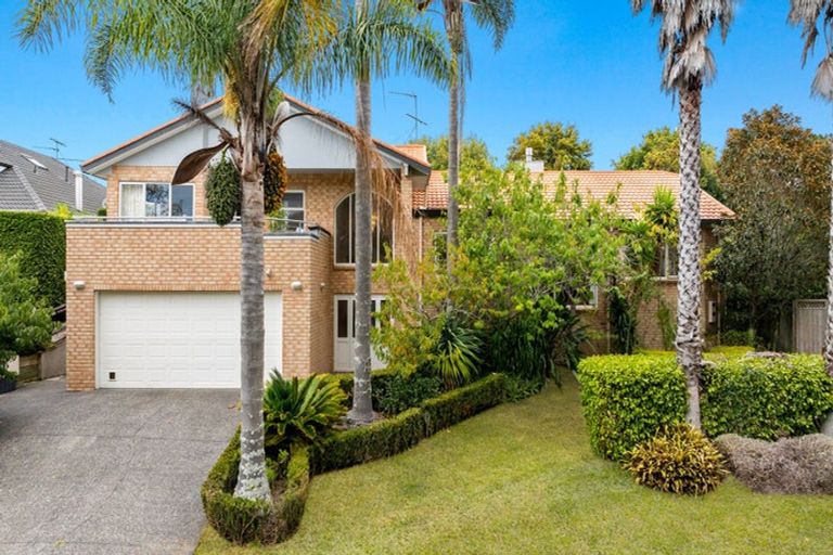 Photo of property in 12 Stonedge Lane, Rosedale, Auckland, 0632